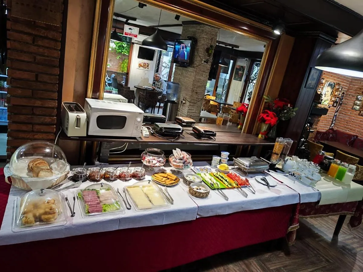 Hotel Livia Tiran Arnavutluk