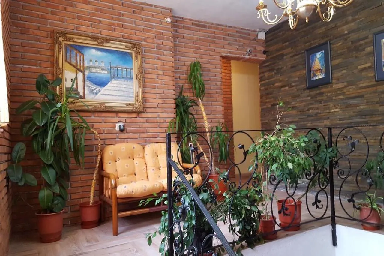 Hotel Livia Tirana 3*,